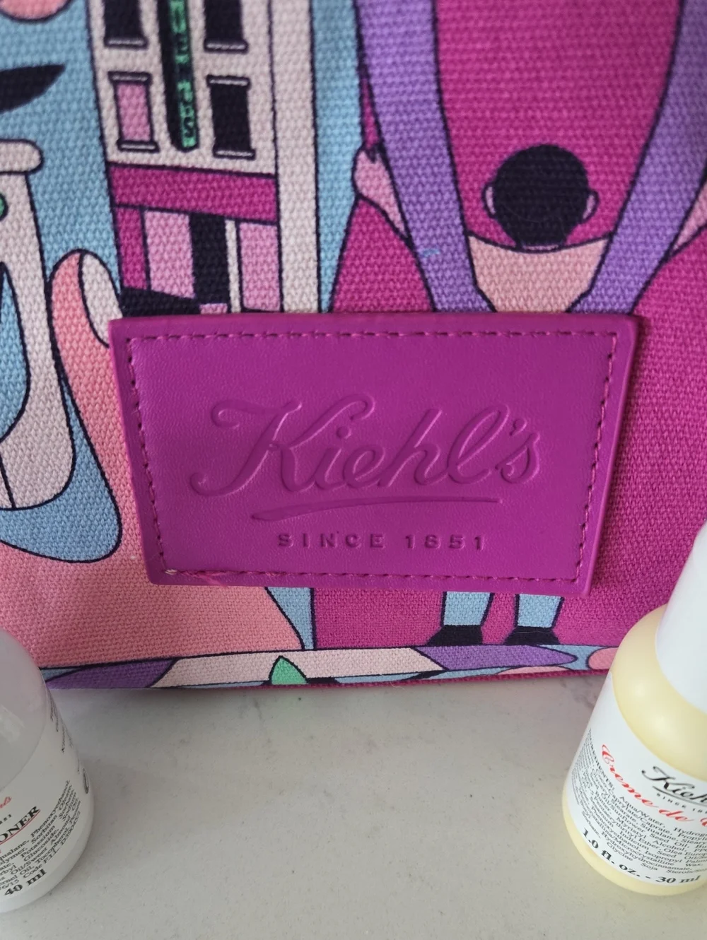 Never used Kiehl's bag Limited ed. & 2x Kiehls Lotion creme de corps & 1x Facial